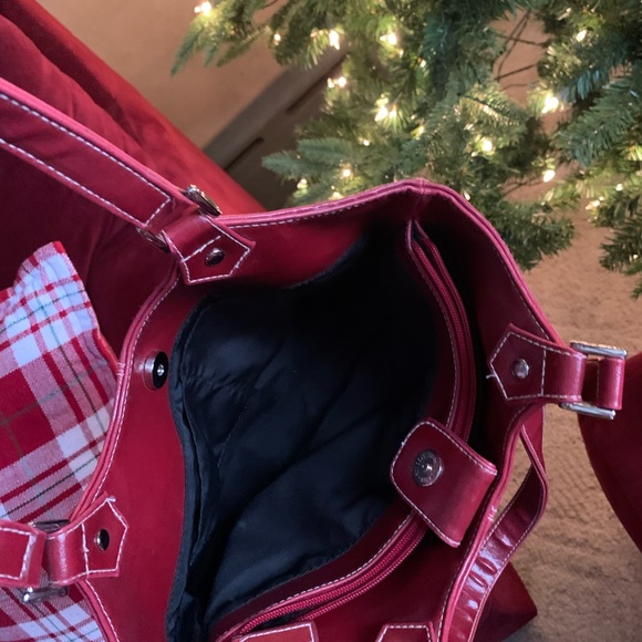 Red/burgandy-ish bag - Picture 2 of 3